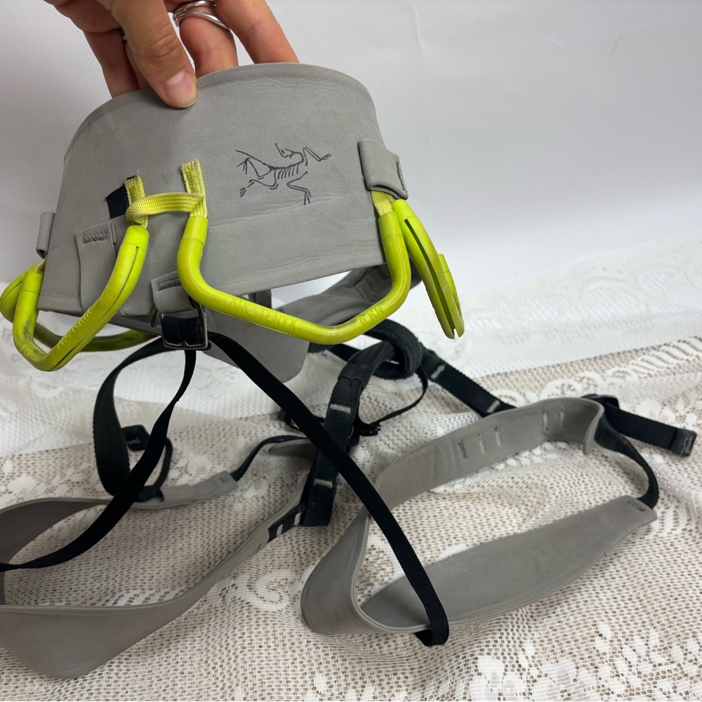 Arc’teryx AR-385a Climbing Harness with Lime Accents